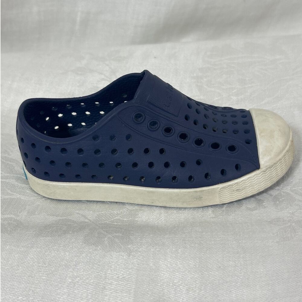 Native Jefferson Water Shoes C8 Navy Blue Rubber Boys Child